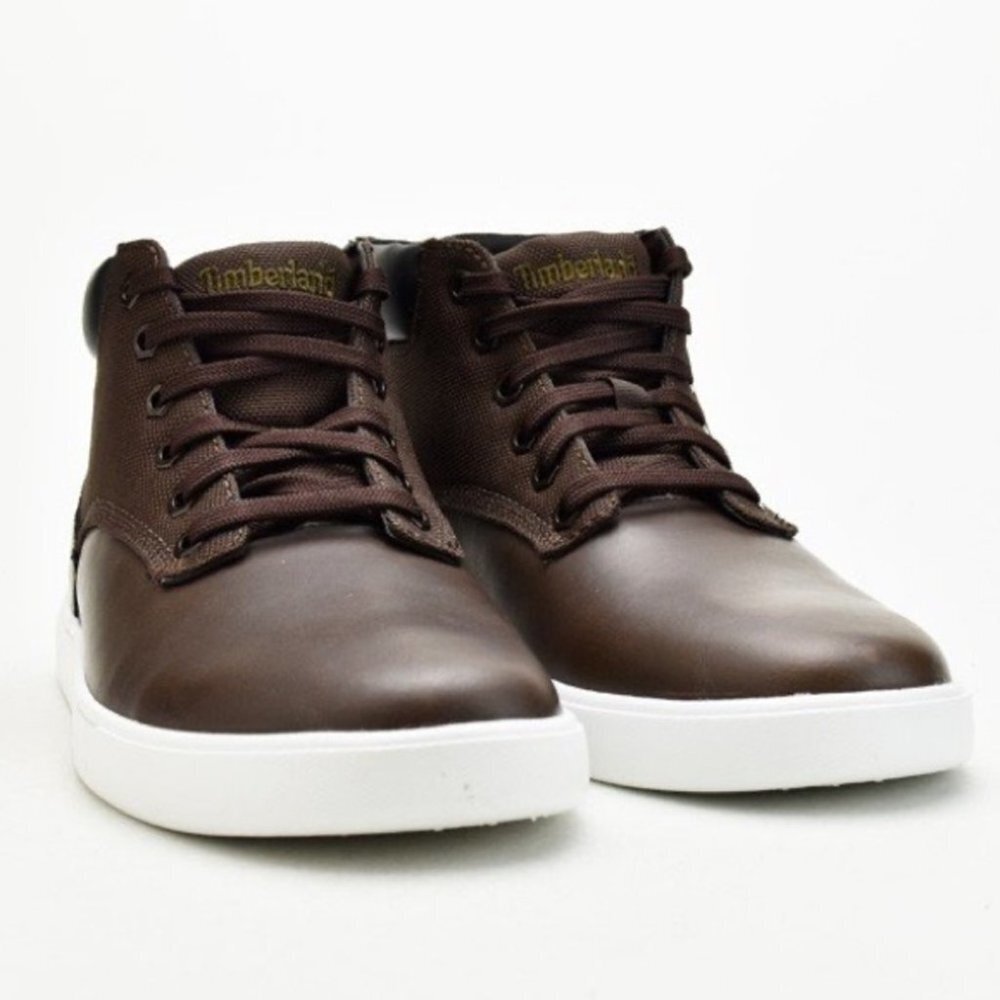 Timberland men’s dark  brown leather lace up Chukka boots size 9 A113N
